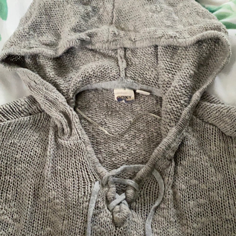 Roxy knit crop sweater in M
